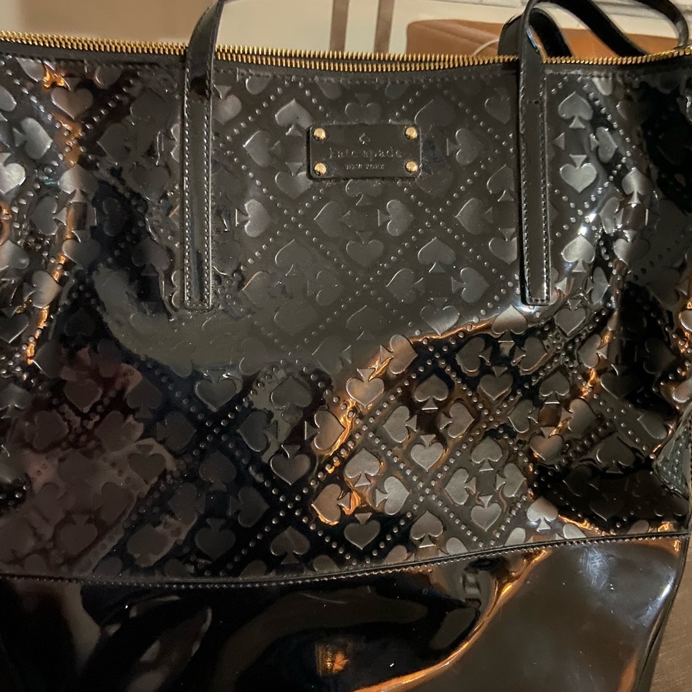 Kate spade large black patent leather tote with hearts
